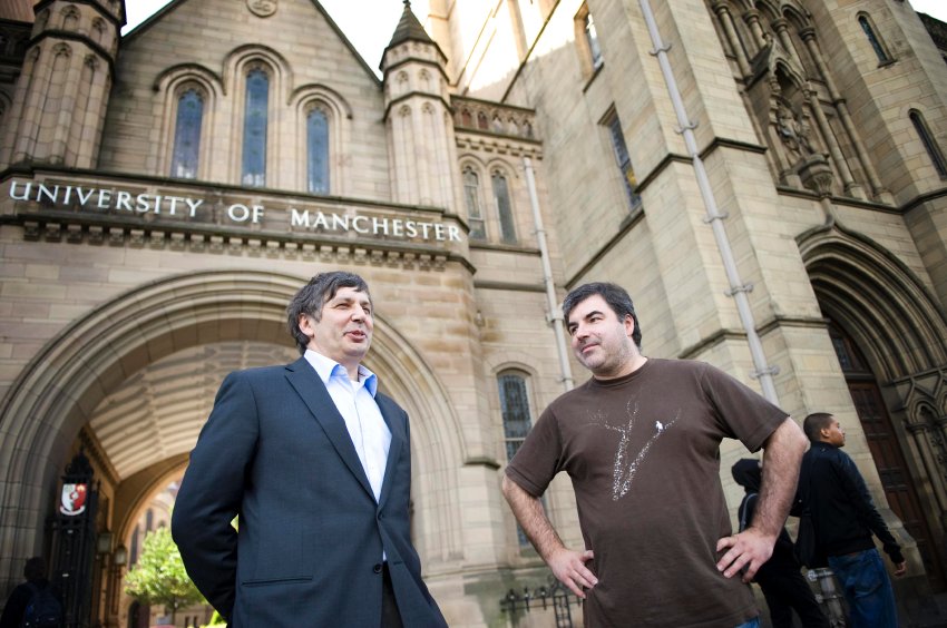 Андрей Гейм и Константин Новоселов в Манчестере. Фото: Reuters
