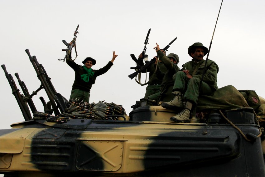 Солдаты Каддафи под Бенгази. Фото: Reuters